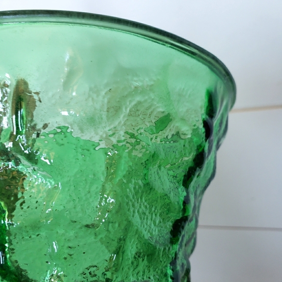 Vintage E O Brody Co Emerald Green Crinkle Glass Vase 8" Tall made in USA MCM - Picture 3 of 9